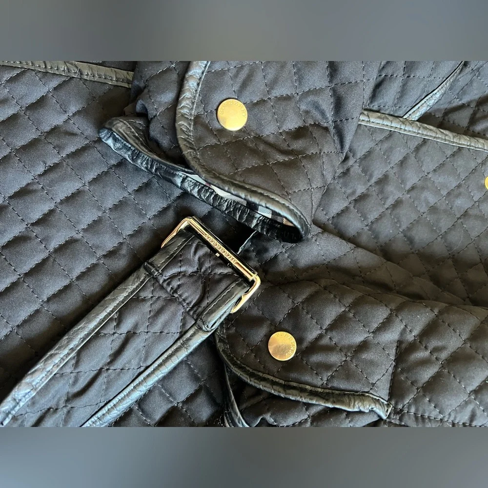 Women's Black Quilted Coat Burberry USA small - Picture 5 of 13